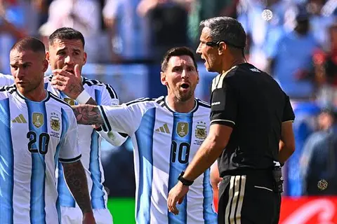  مستغلًا قانون فيفا الجديد.. ميسي يطالب بطرد كوكوريلا في نهائي كأس العالم 2026